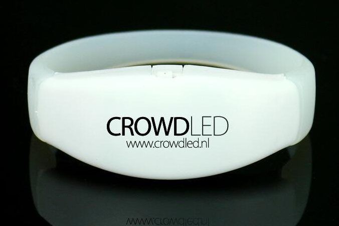 CrowdLED+maakt+van+RTL+event+in+rijdende+tram+opvallende+bezienswaardigheid