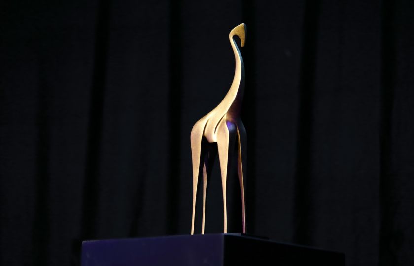 Wie+wint+de+oeuvreprijs+tijdens+de+Gouden+Giraffe+Event+Awardshow%3F