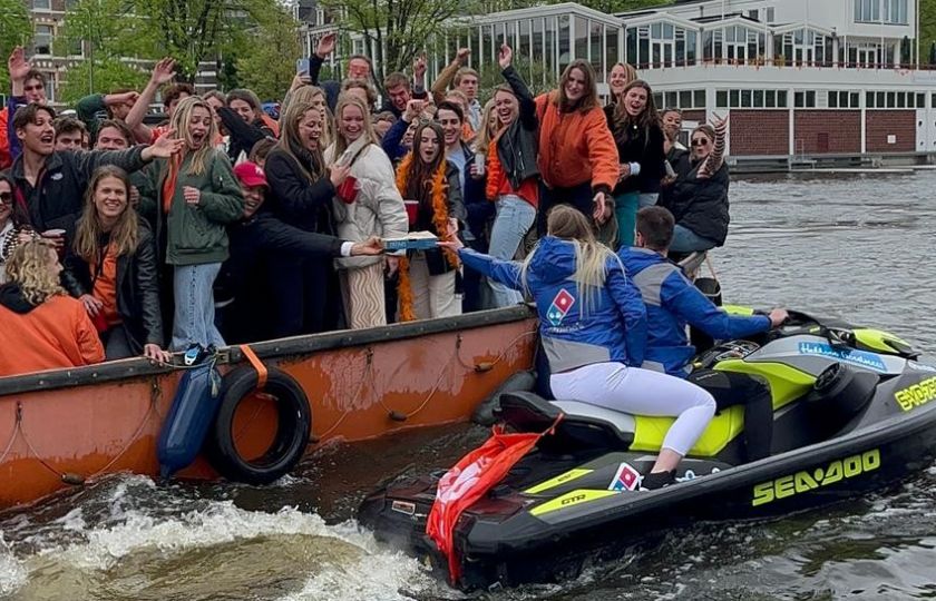schoolbord haak Onverbiddelijk Domino's Pizza na Koningsdag actie: 'Events worden weer stuk relevanter' -  EventBranche.nl