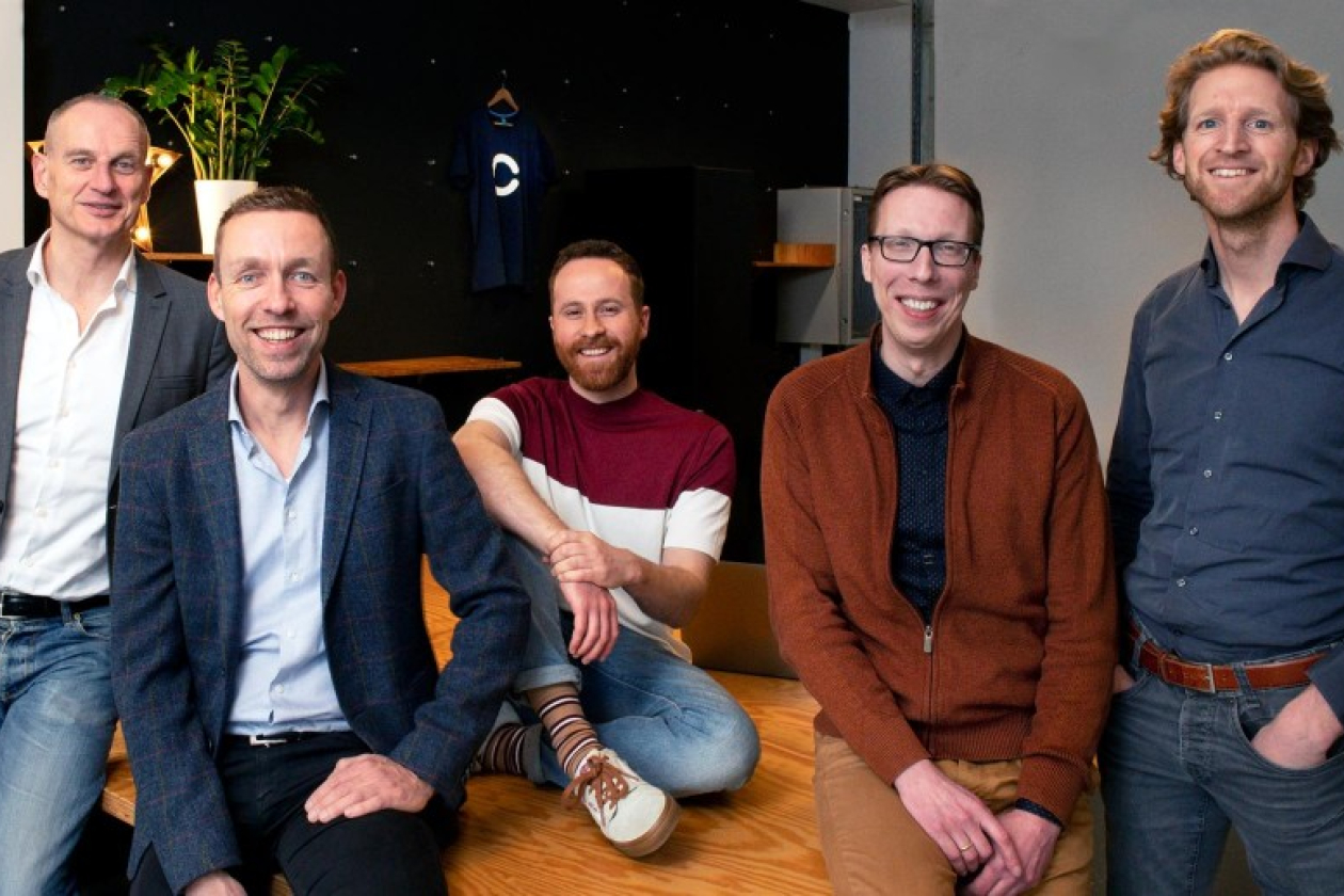 close_app_team.jpg " src=