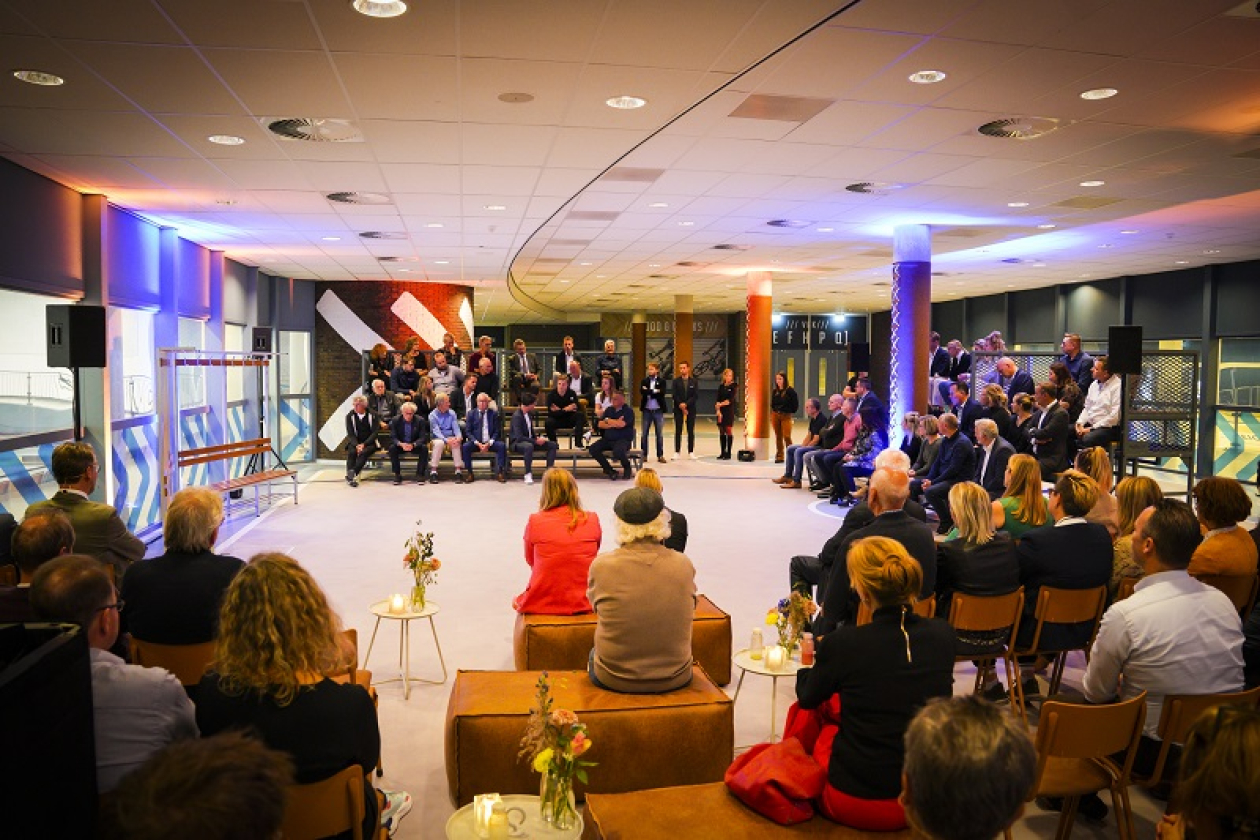 eventlocatie_apeldoorn_omnisport.jpg " src=