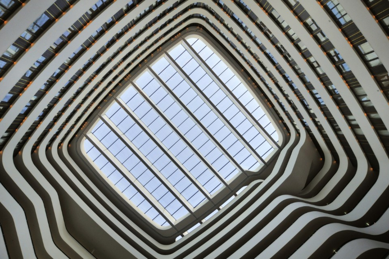 hilton_amsterdam_airport_view.jpg " src=