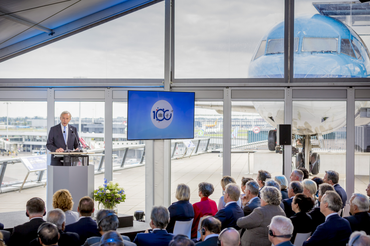 intertent_schiphol.jpg " src=