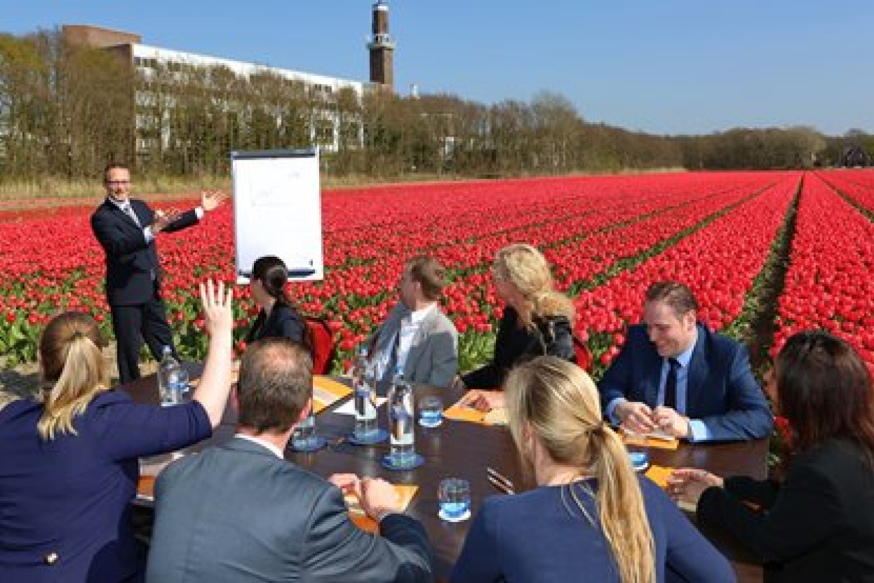 leeuwenhorst_bloemen.jpg " src=