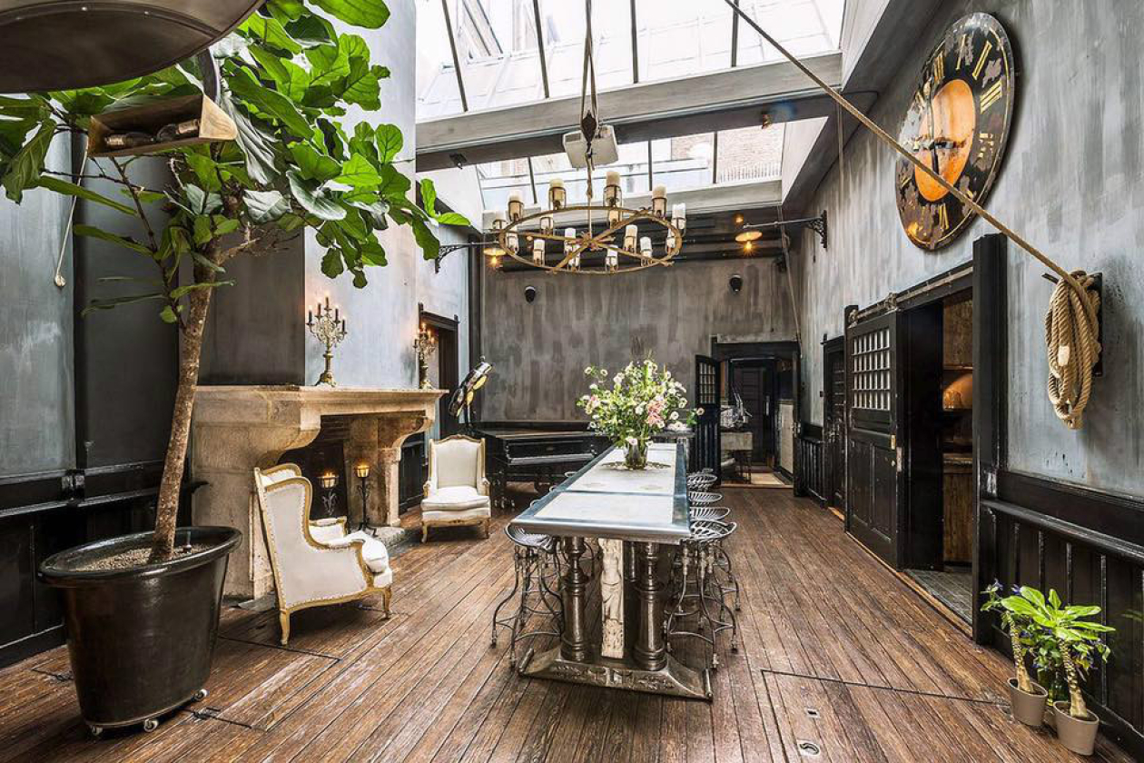 mayer_manor_2.jpg " src=