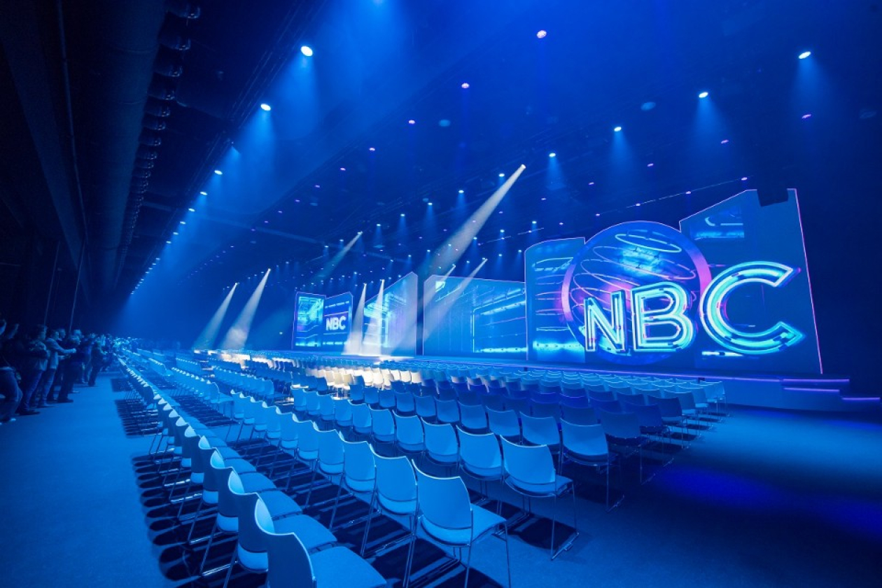 nbc_4k_schermen.jpg " src=