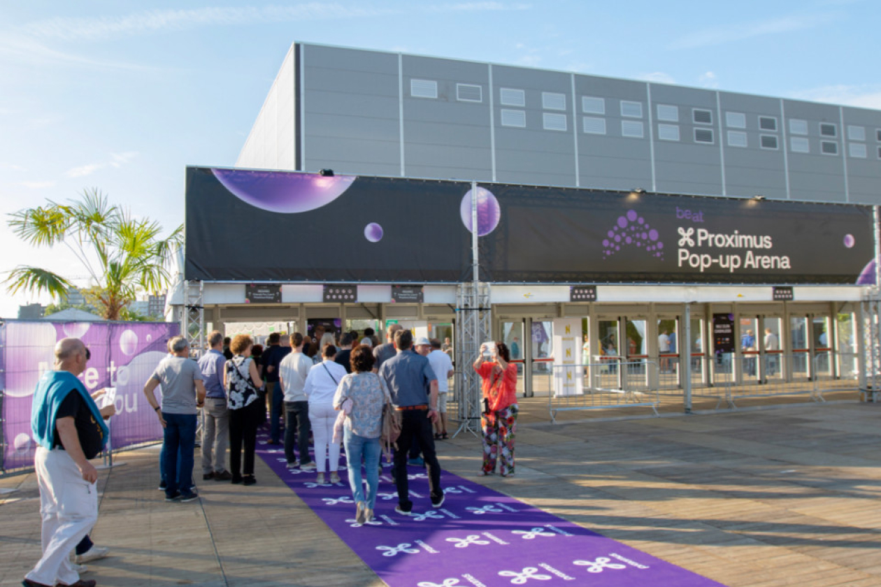 proximus_pop-up_arena.001.jpeg " src=