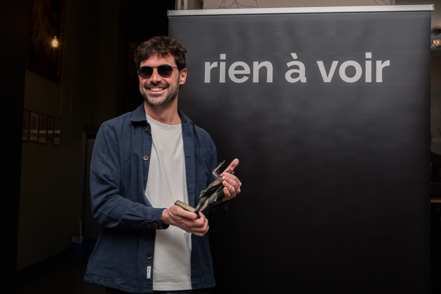 karl meersters neemt award in ontvangst