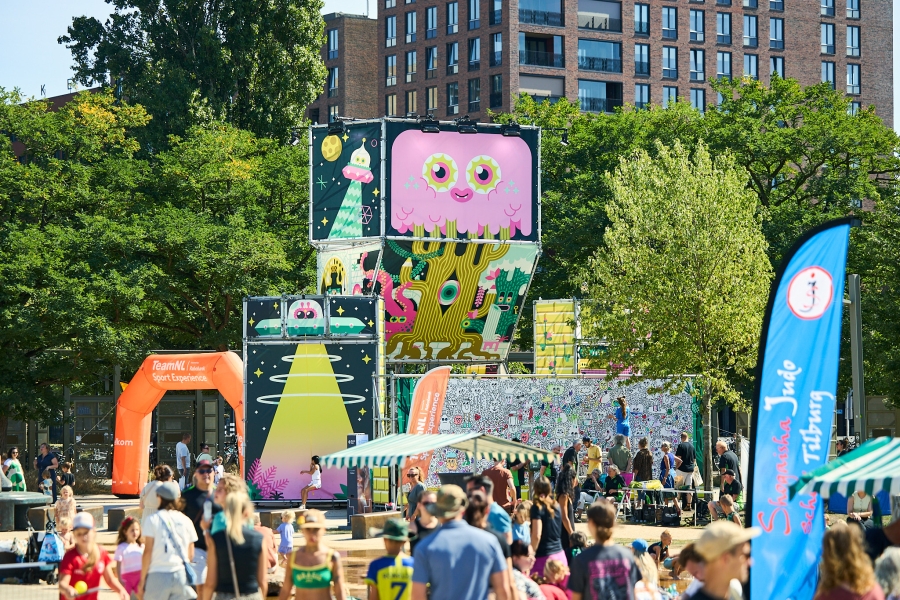 PLAYGROUNDS ILLUSTRADA