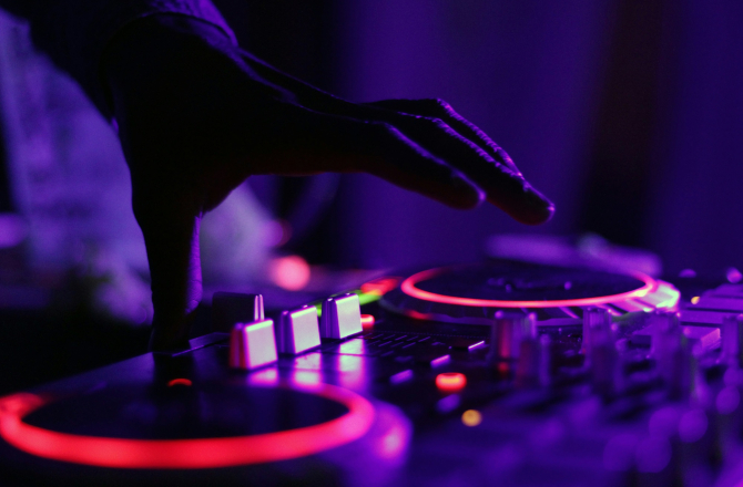dj