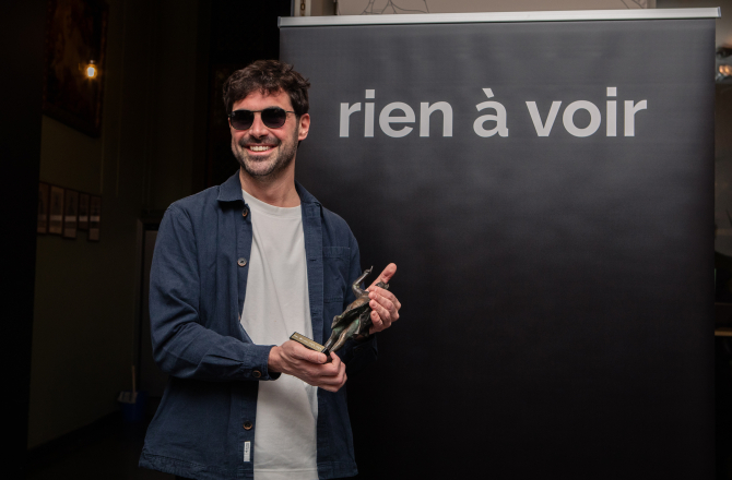 karl meersters neemt award in ontvangst