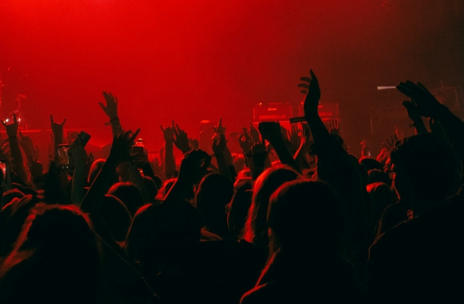 Mensen bij concert