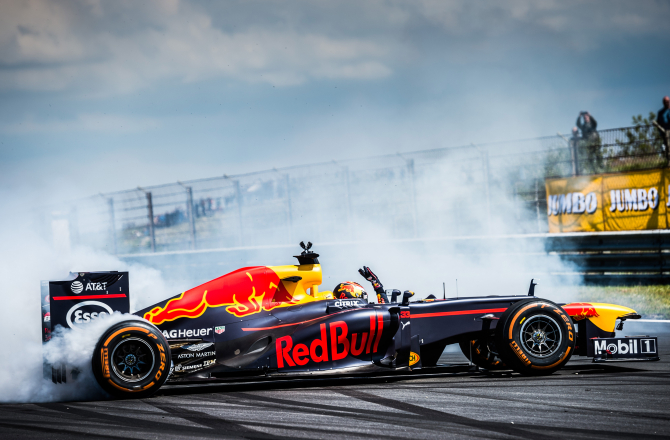 07-max-verstappen-rijdt-baanrecord-op-zandvoort.jpg