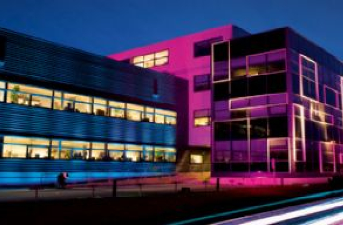ampco_flashlight_gebouw.jpg