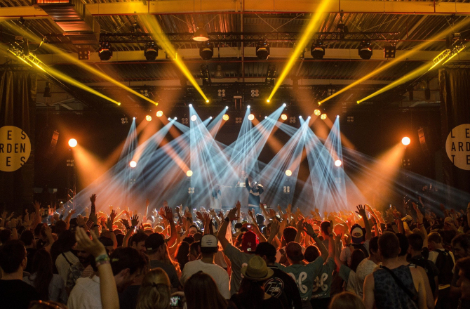 audience-gc46714d70_1920.jpg