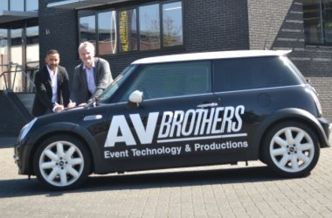 av_brothers2.jpg