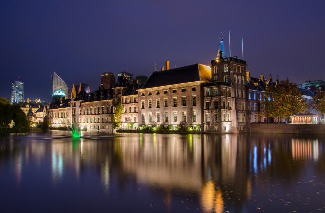 binnenhof-1453078_1920.jpg