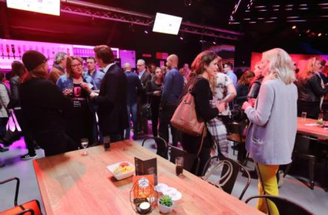 brancheborrel_holland_evenementen_groep.jpg