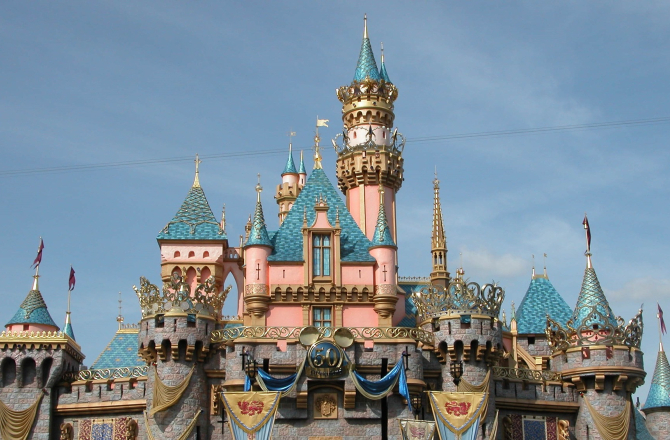 castle-of-the-sleeping-beauty-1173955_1920.jpg