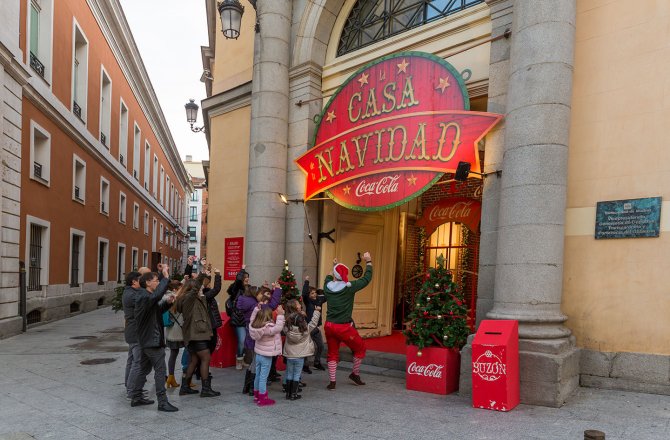 coca-colachristmashouse.jpg