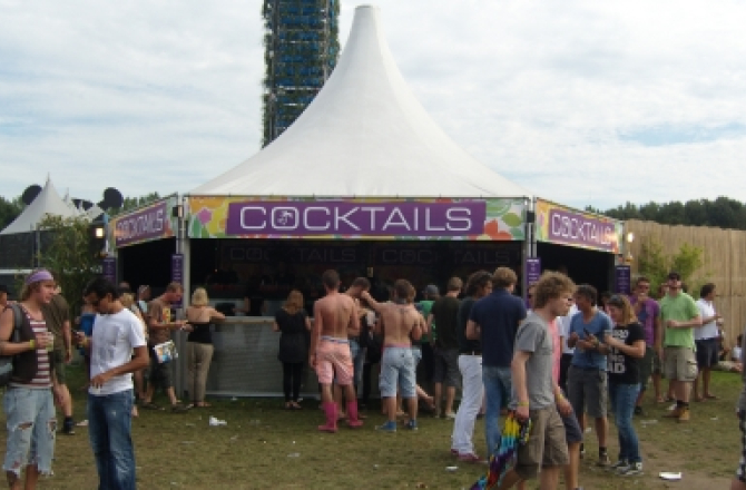 cocktailbar_molotov_events_op_lowlands.jpg