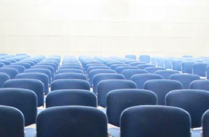 congreszaal.jpg