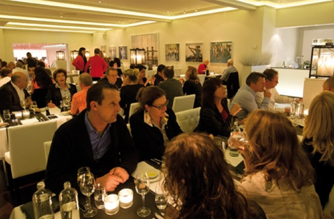 delamar_dinerfoyer.jpg