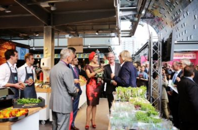 foto_maxima_in_de_markthal.jpg