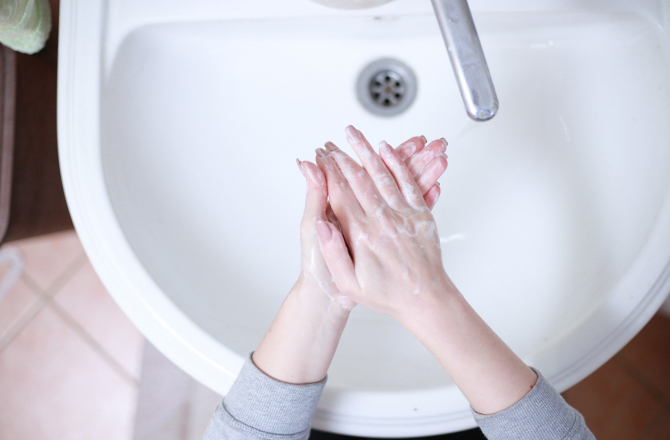 hand-washing-4818792_1920.jpg