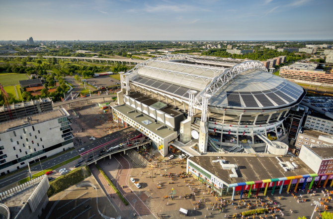 johan_cruijff_arena.jpg