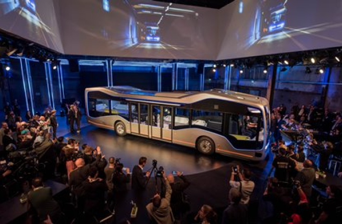 mercedes_benz_bus.jpg