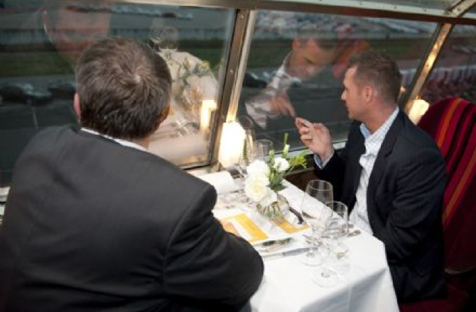 panorama_rail_restaurant.jpg