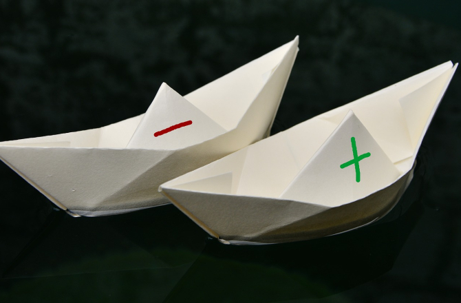 paper-boat-g7cbb8fd27_1920.jpg
