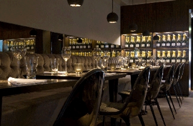 restaurant_lux_a.jpg