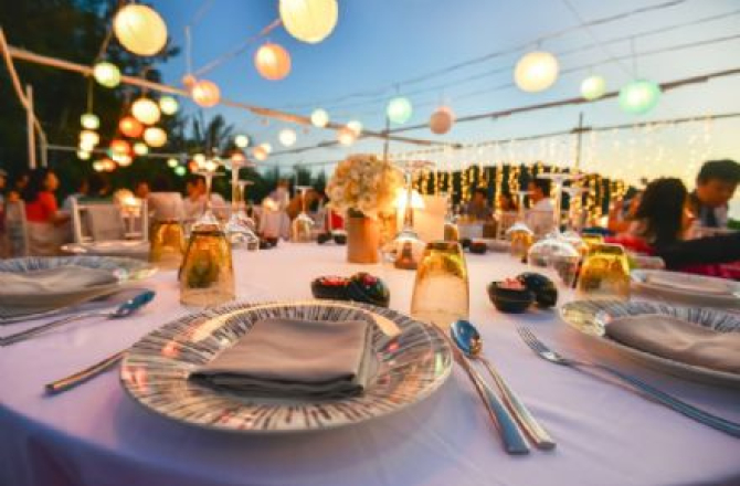 shutterstock_gedekte_tafel.jpg