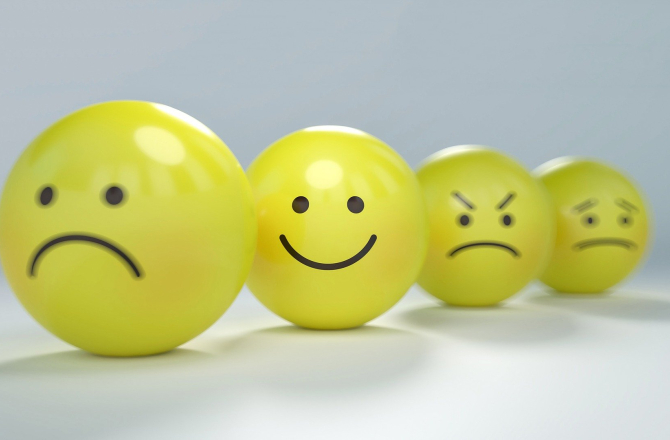 smiley-2979107_1920.jpg