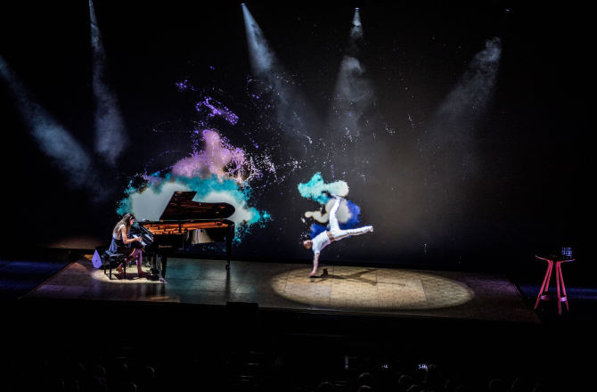 spectaculaire_openingsact_met_iris_en_justen.jpg