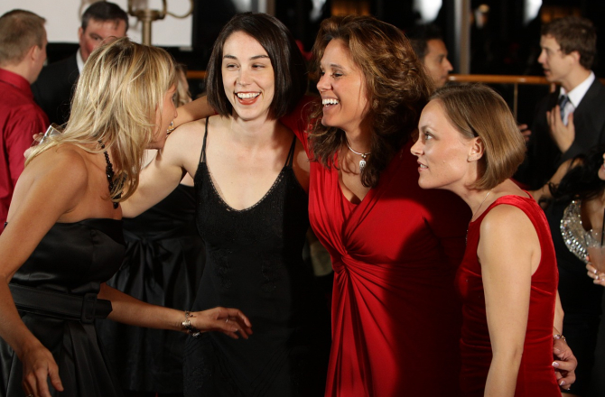 women-5039680_1280.jpg
