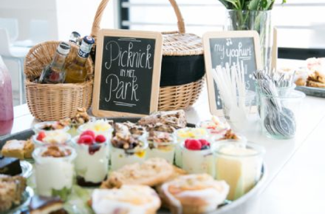 yoghurt_barn_catering_picknick_in_het_park-caterwings_(yoghurt_barn).jpg